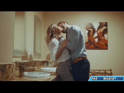 ❤️ Ko vas prsata blondinka zapelje na javnem stranišču ❤ Porno na sl.dreamlandpassionfever.ru ❤